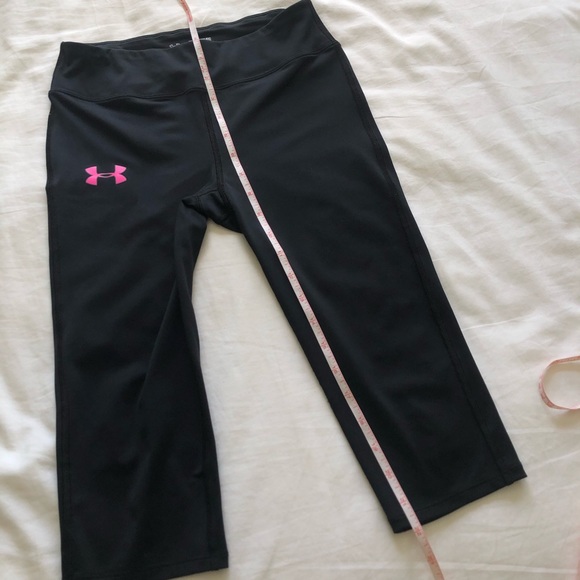 ❤️Black Under Armor Capri Leggings❤️ - Picture 5 of 7